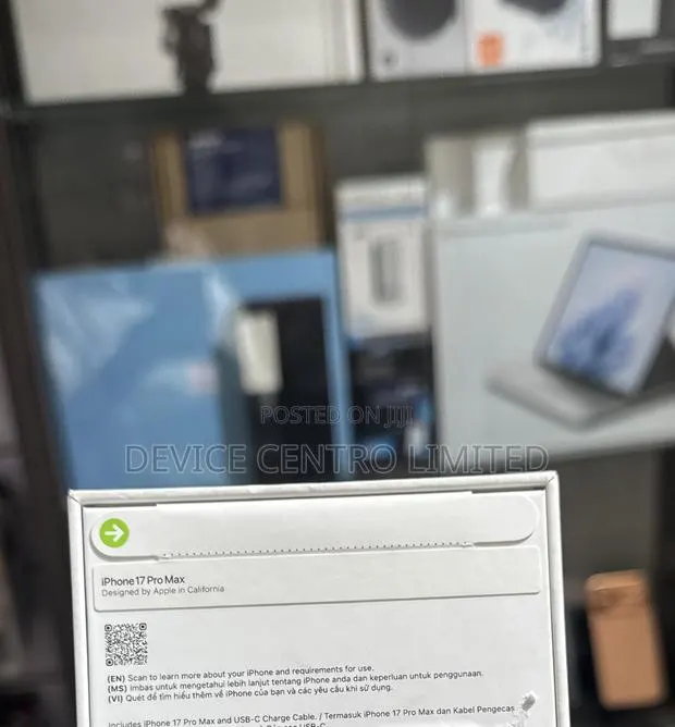 New Apple iPhone 17 Pro Max 256 GB Silver · Photo 1