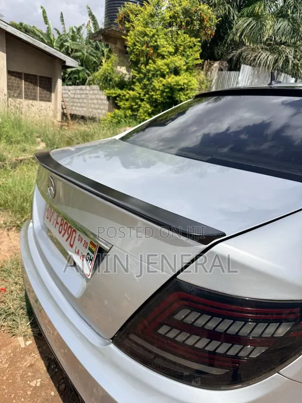 C250 Boot Spoiler · Photo 1