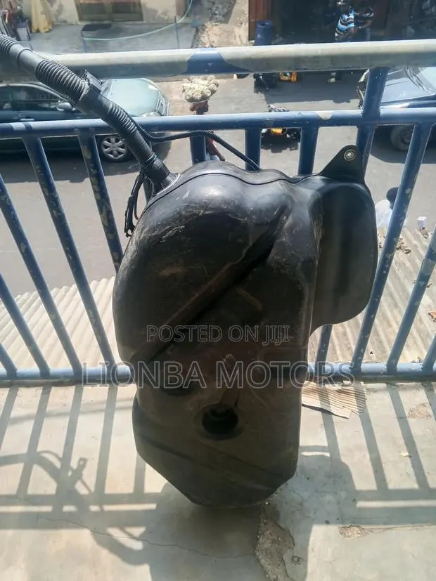 Honda CR-V 2019 Fuel Tank · Photo 1