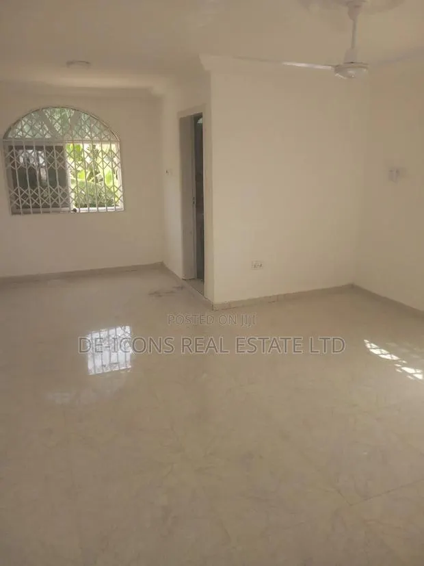 2bdrm Duplex in De-Icons Real Estate, Awutu Senya East Municipal · Photo 1