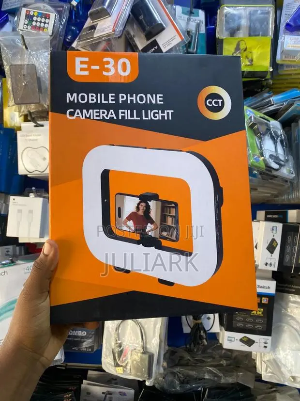 E-30 Rechargeable Ring Light · Photo 1