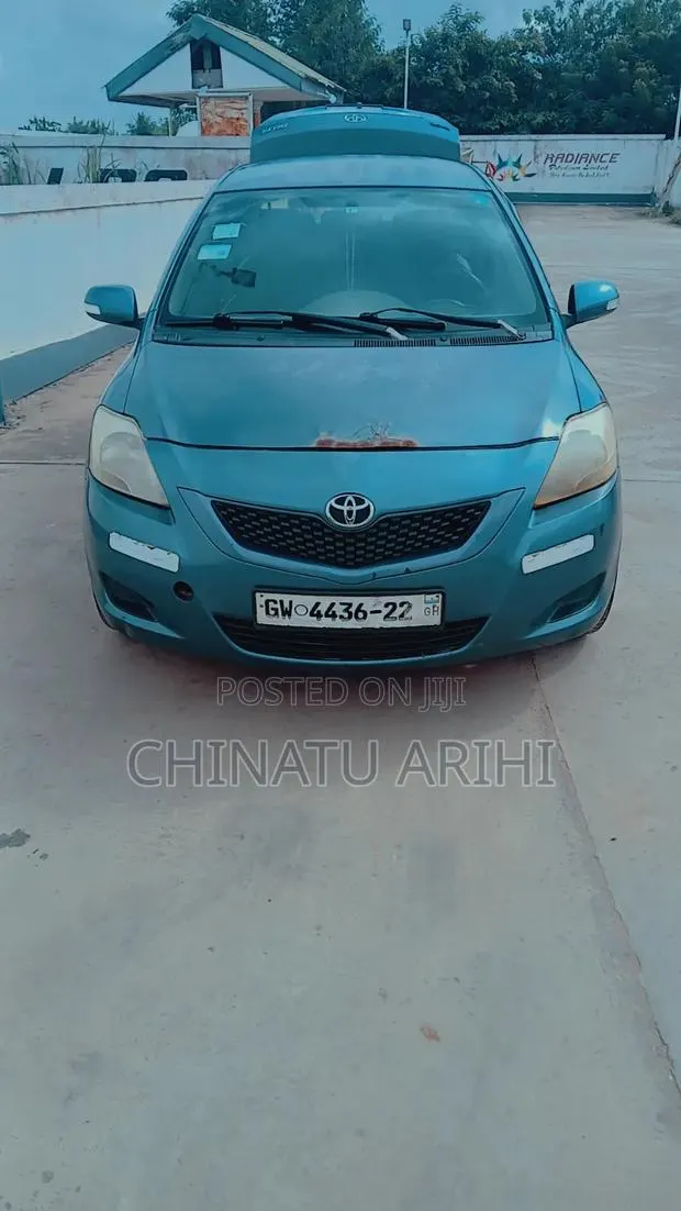 Toyota Belta 2012 Blue · Photo 1