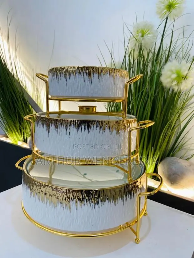 3 in 1 Serving Dish for Homes Etc · Photo 1
