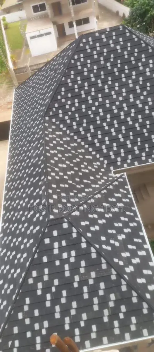 Different Colors of Shingle Installation · Photo 1