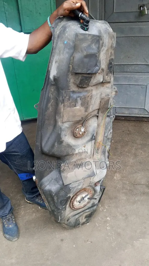 Toyota Rav4 2019 Fuel Tank · Photo 1