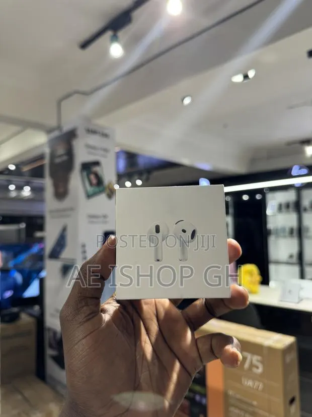 Apple AirPods 4 · Photo 1