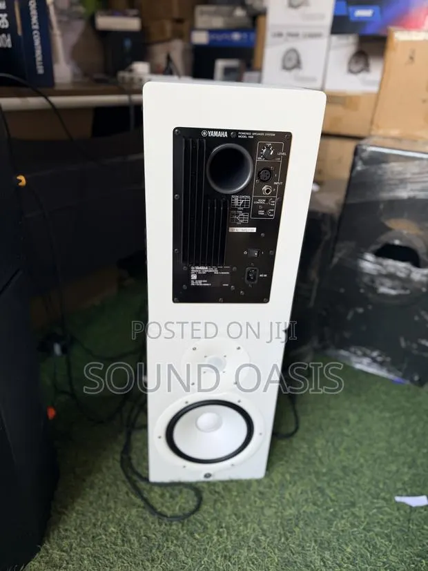 White Yamaha Hs8 Powered Studio Monitor · Photo 1