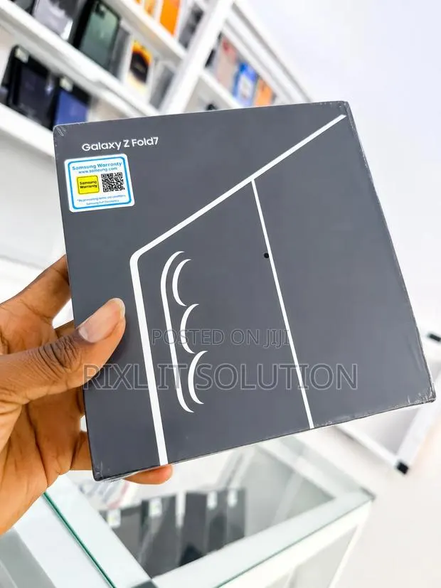 New Samsung Galaxy Z Fold7 256 GB Black · Photo 1