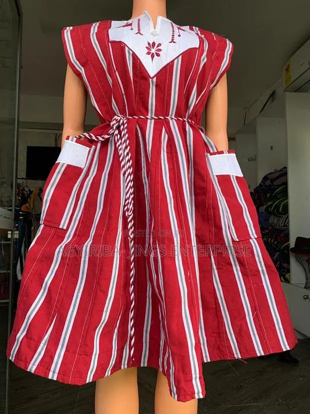 Red and White Smock Dress · Photo 1