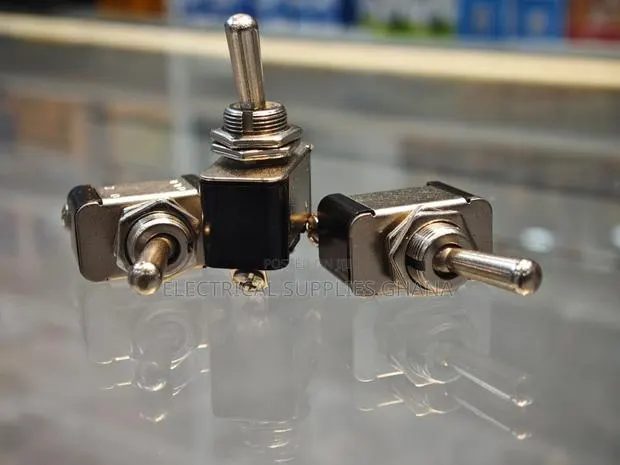 Industrial Metal Toggle Switch – On/Off 15a · Photo 1