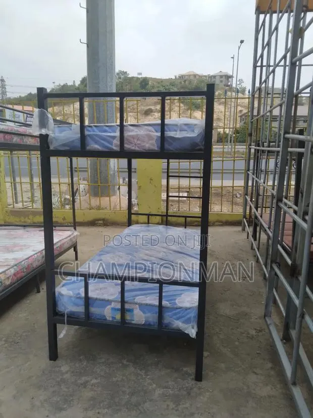 Metal Bunkbed Hostel · Photo 1