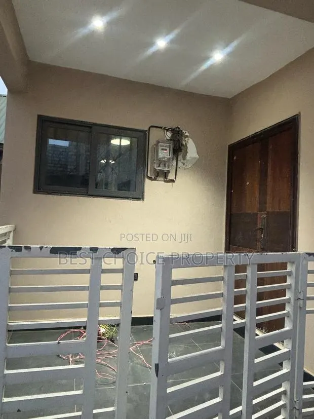 Ex Chamber and Hall for Rent at Madina · Photo 1