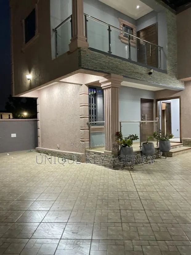 4bdrm Apartment in Unique Key Agency, Tesano for rent · Photo 1