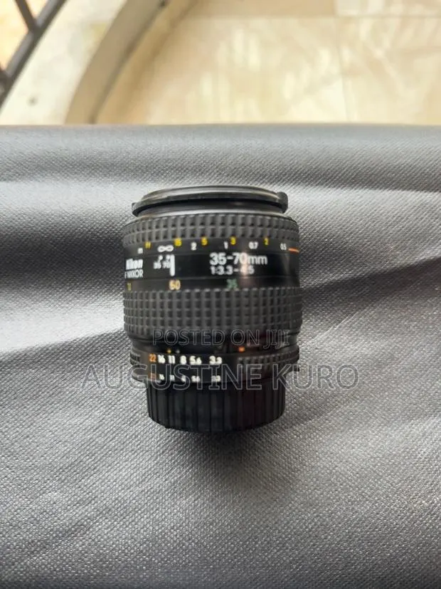 Nikon AF NIKKOR 35-70mm F/3.3-4.5 Zoom Lens · Photo 1