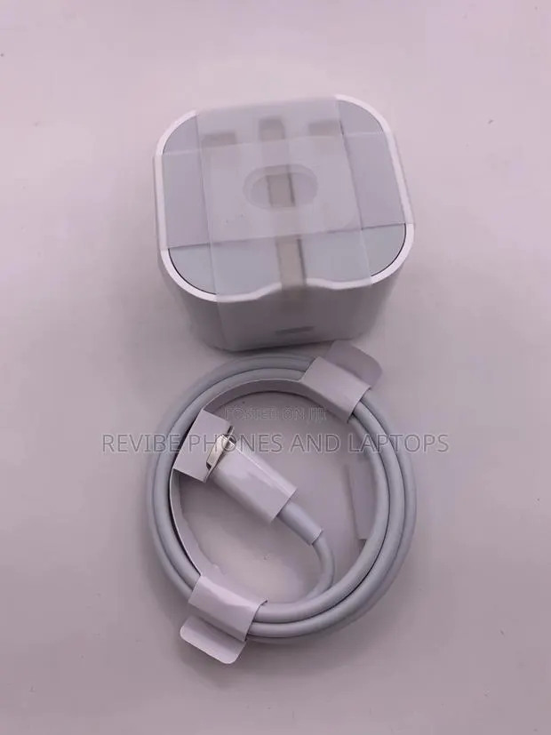 Type C-C Charger With Head · Photo 1