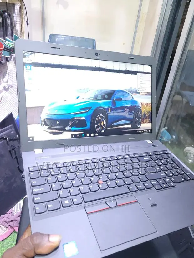 Laptop Lenovo ThinkPad E570 8GB Intel Core i3 HDD 500GB · Photo 1