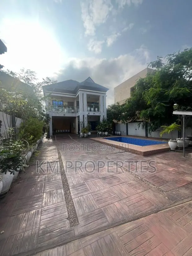 4bdrm Mansion in North Legon for sale · Photo 1
