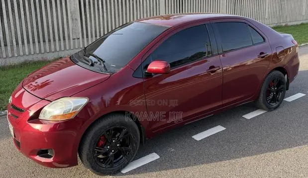 Toyota Yaris 1.3 VVT-i Automatic 2008 Burgundy · Photo 1