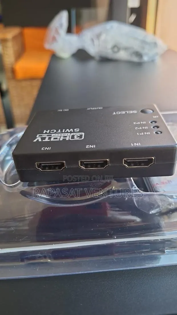 3 Port HDTV Switch · Photo 1