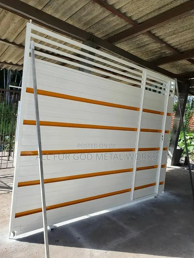 Simple Gavinniced Heavy Gate · Photo 1
