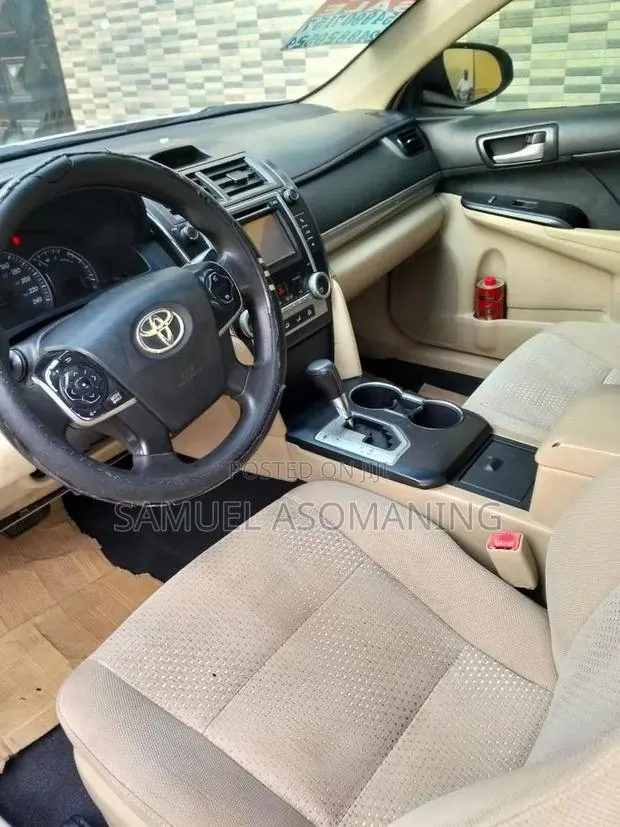 Toyota Camry LE 4dr Sedan (2.5L 4cyl 6A) 2013 White · Photo 1
