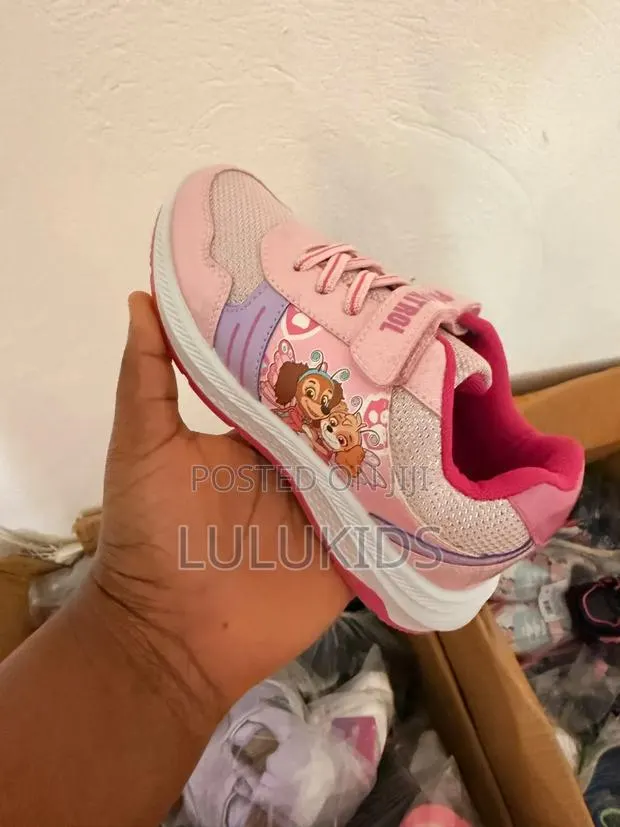 Girls Disney Sneakers · Photo 1