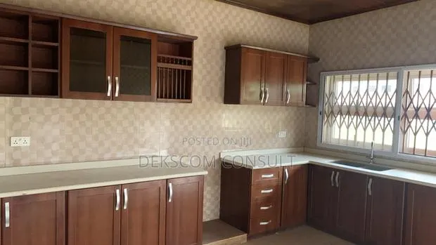 3bdrm House in Adenta for sale · Photo 8