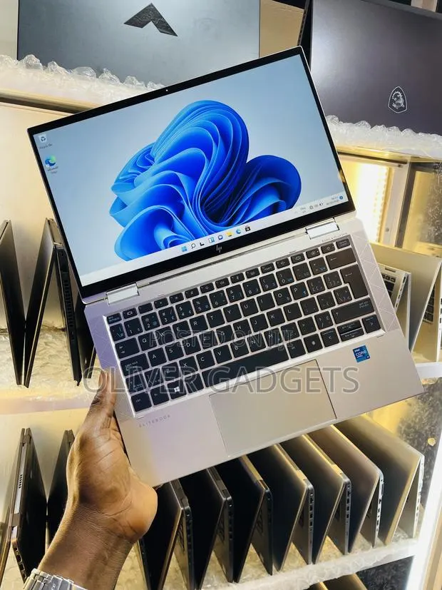 Laptop HP EliteBook x360 1030 G8 32GB Intel Core i7 SSD 512GB · Photo 1