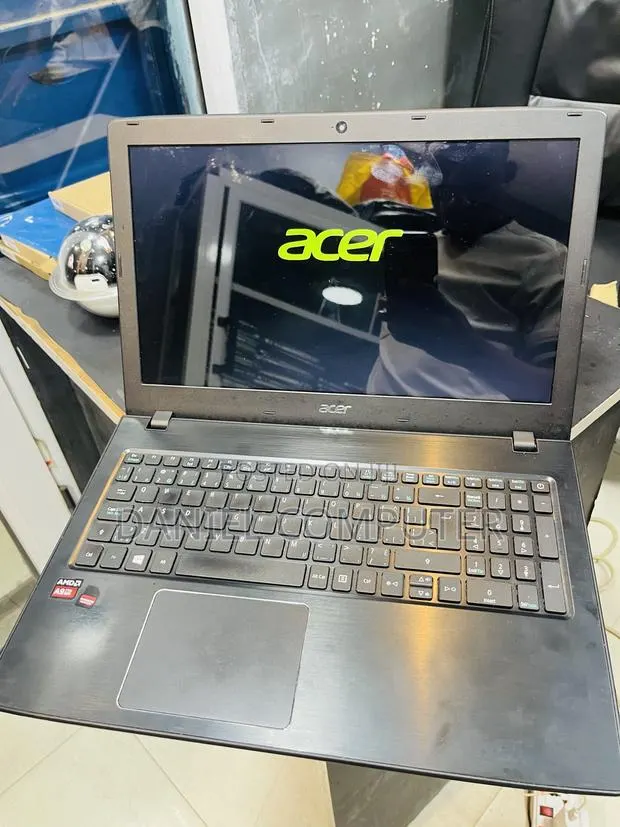 Laptop Acer Aspire E5-523G 8GB AMD A10 HDD 750GB · Photo 1