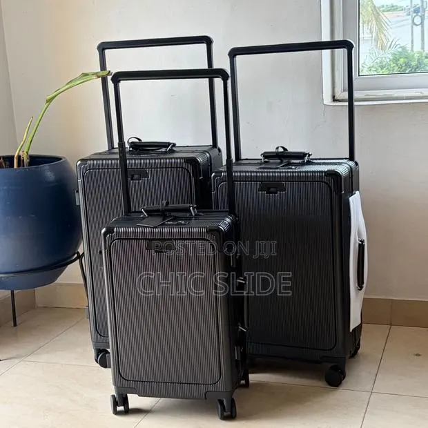 3 Sets Traveling Suitcases · Photo 1