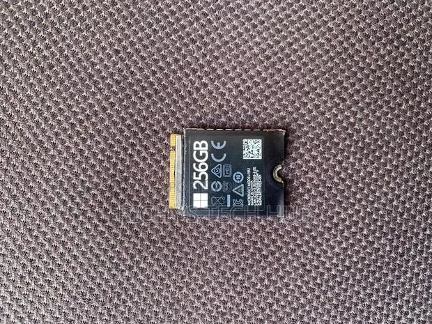 256gb SSD for Microsoft Surface 4 2.5 · Photo 1