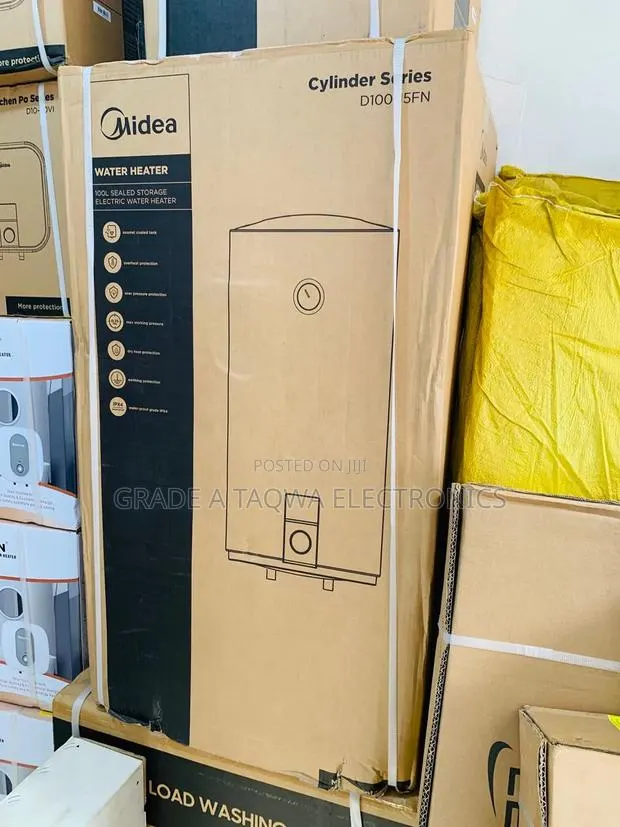 Media Capacity 100-L Water Heater · Photo 1
