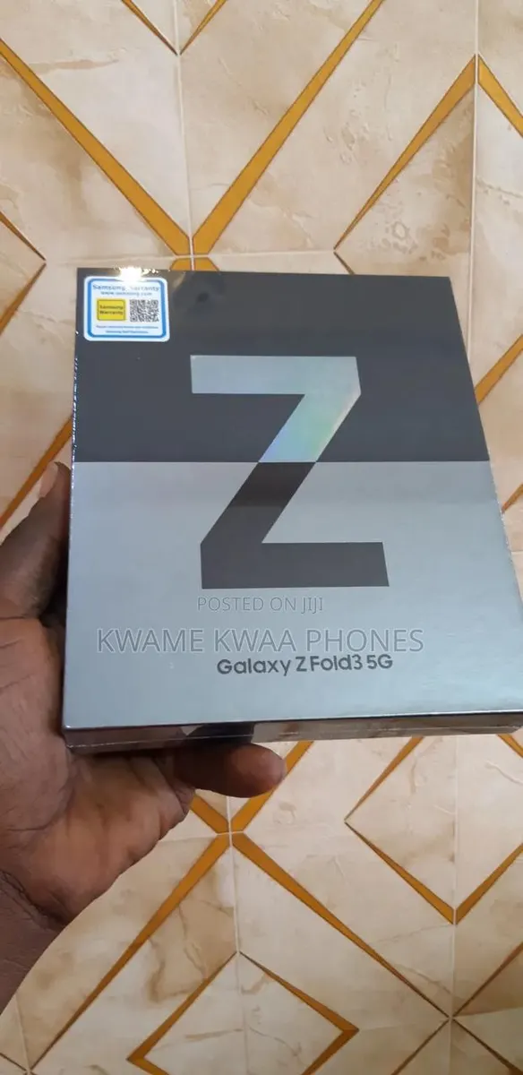 New Samsung Galaxy Z Fold 3 256 GB Black · Photo 1