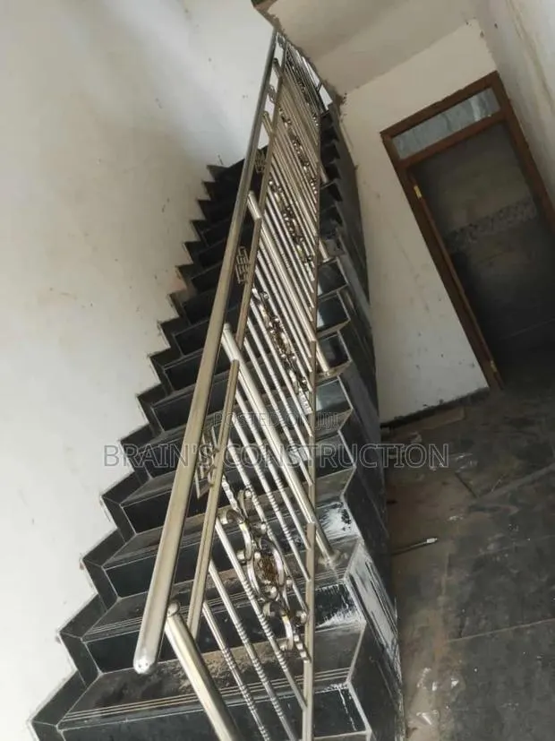 Stainless Steel Fabrication (Vertical Railing) · Photo 1