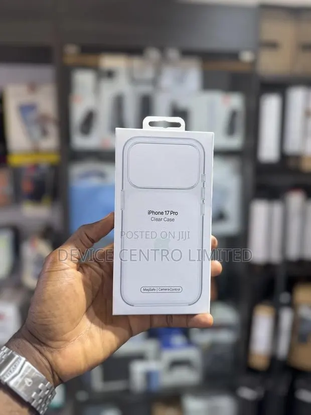 Apple iPhone 17 Pro Clear Magsafe Case · Photo 1