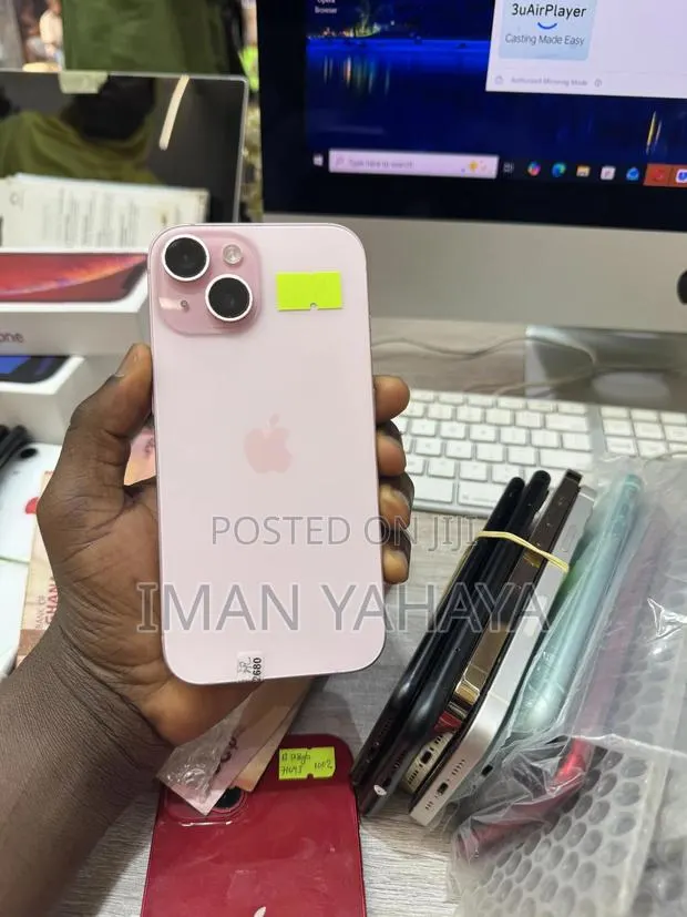 Apple iPhone 15 256 GB Pink · Photo 1