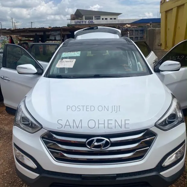 Hyundai Santa Fe SE AWD 2017 White · Photo 1