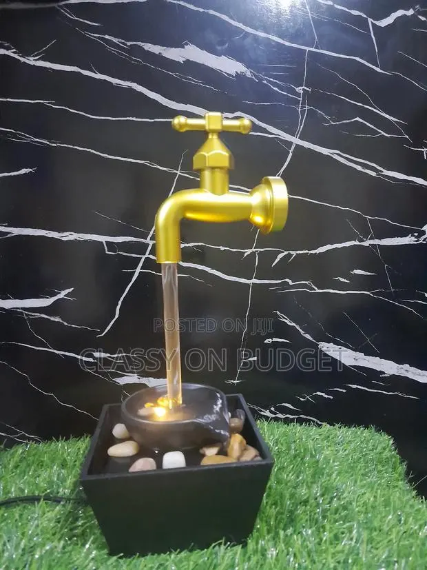 Desktop Fountain With Led Light and Stones · Photo 1