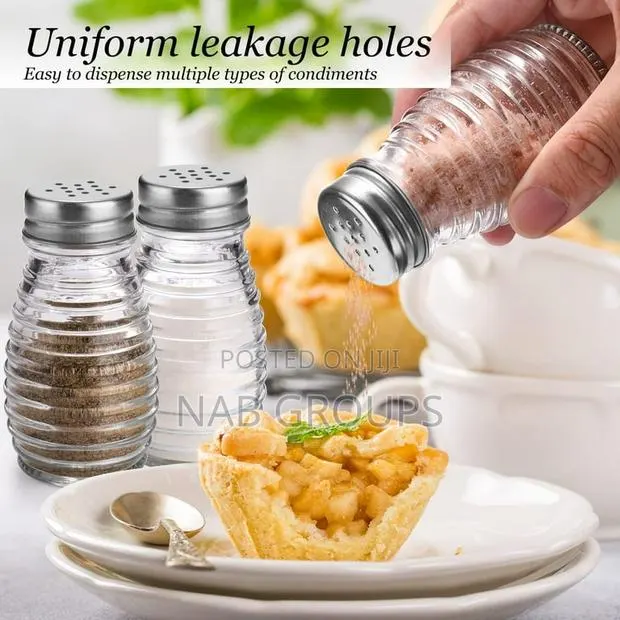 Salt and Pepper Shaker / Dispenser · Photo 1