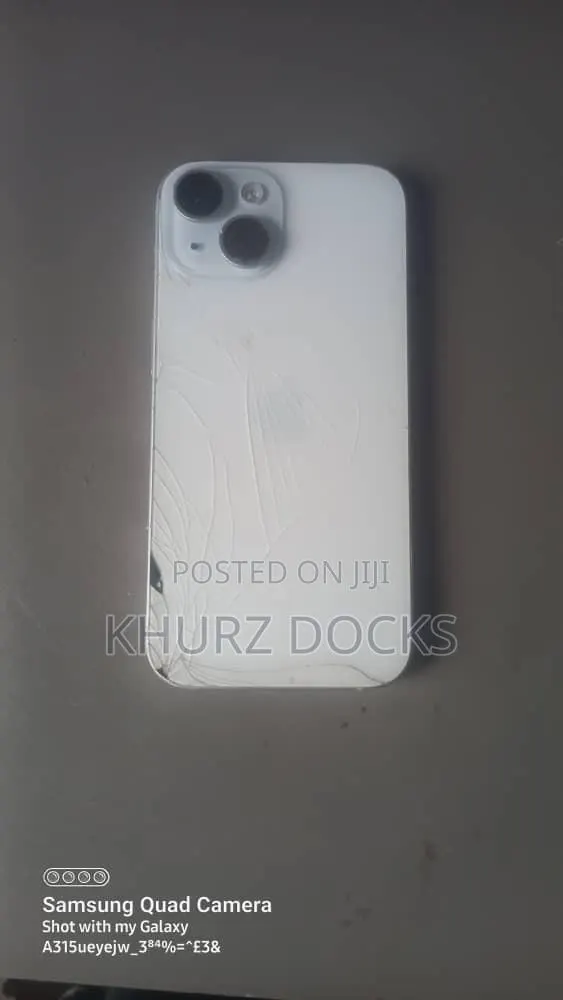 Apple iPhone 15 128 GB White · Photo 1