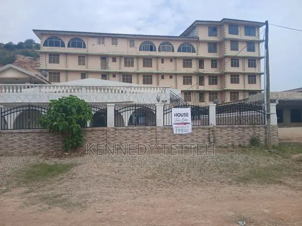 Furnished 5bdrm House in Weija Junction for sale · Photo 1