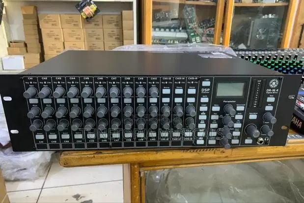Topp Pro Dr16.4 16-channel Rack Digital Mixer. · Photo 1