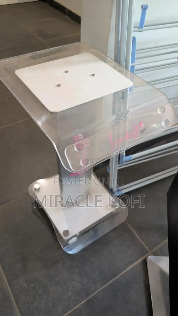 Hydra Facial Stand