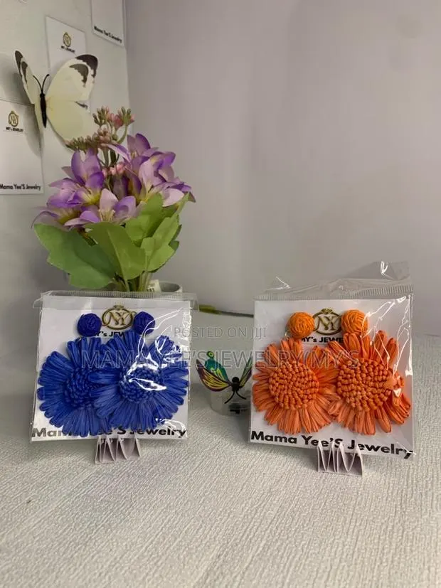 Floral Earrings · Photo 1