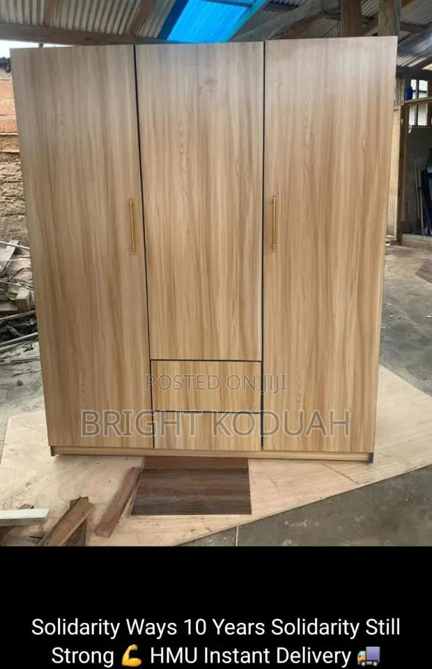 Bright Laminated Three in One Wardrobe · Photo 1