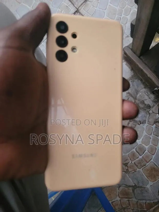 Samsung Galaxy A13 64 GB Bronze · Photo 1