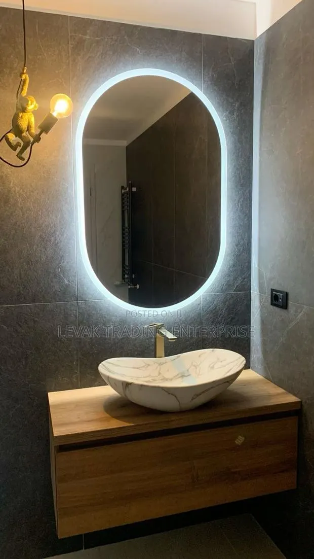 - Mirror With Light - Touch Light Mirror · Photo 2