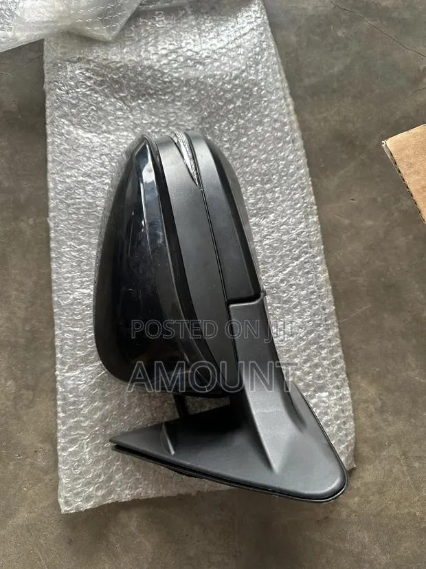 Toyota Highlander 2019 Side Mirror · Photo 1