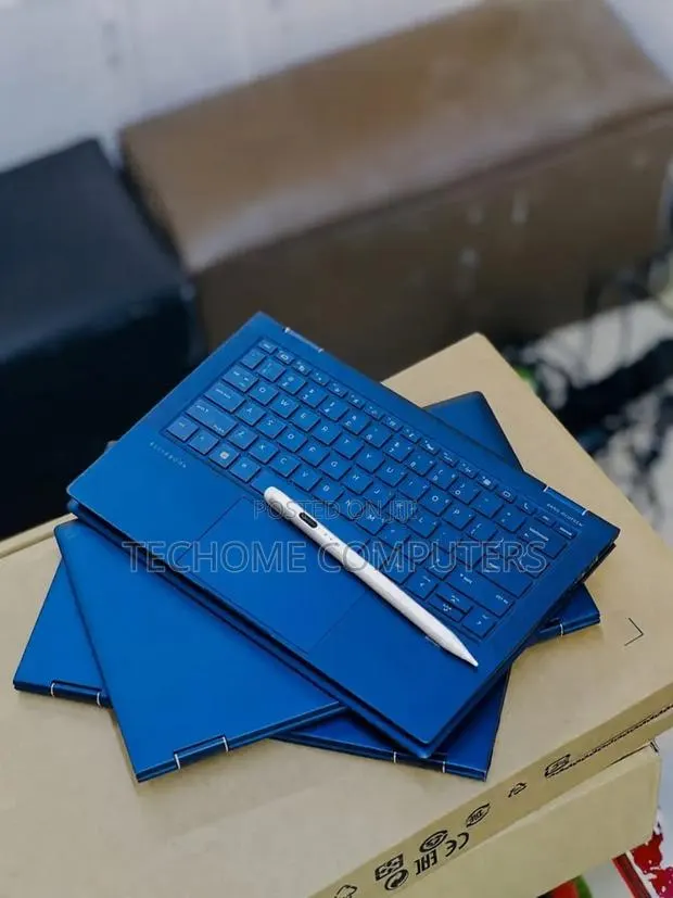 Laptop HP Dragonfly G2 16GB Intel Core i5 SSD 256GB · Photo 1