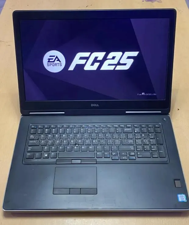 Laptop Dell Precision 7710 16GB Intel Xeon SSD 256GB · Photo 1